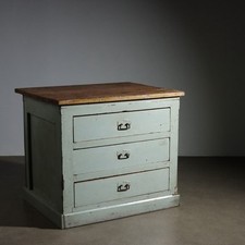Commode Vintage Style