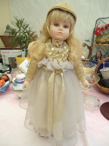 Poupee mundia les - les, feeriques