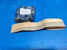 Bande enjoliveur d'aile avant gauche pour: Peugeot: 305 Berline "Team" - 06/82