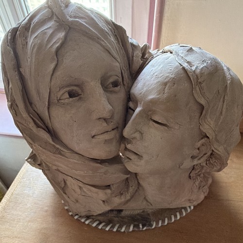 Sculpture argile sur socle