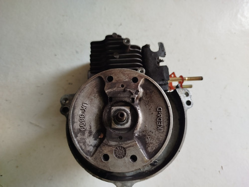 Moteur pour - ,