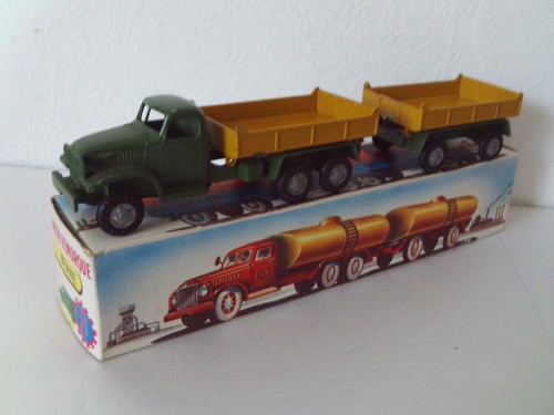 Authentique camion remorque