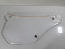 Cache latéral carénage droit