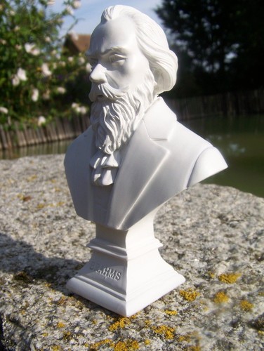 Re0105 figurine - re0105,