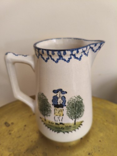 Pot lait faïence de st - à,