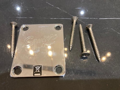 Squier neckplate 2016 - squier,