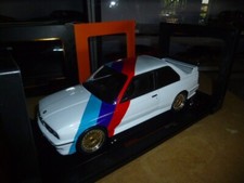 BMW E30 M3 1989 IXO  1/18