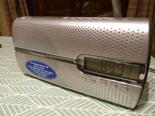 RADIO-RÉVEIL FM PORTABLE