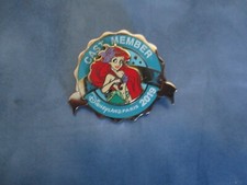 DISNEY CAST MEMBER LA PETITE SIREN PINS