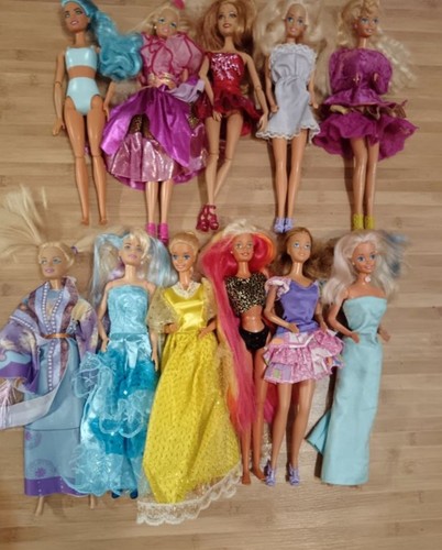 Barbies anciennes récentes - anciennes, et