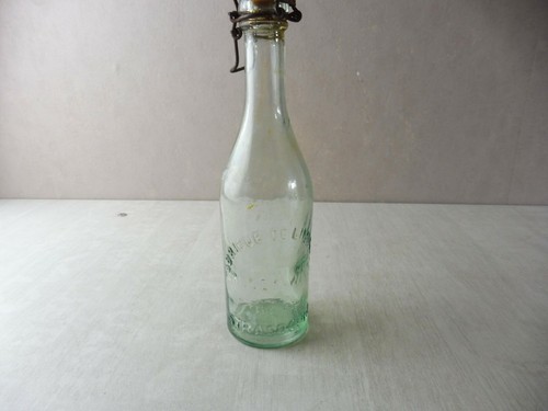 Ancienne petite bouteille - , à