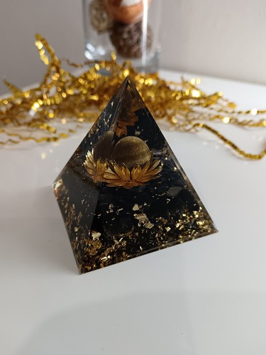 Pyramide orgonite reiki - pyramide,