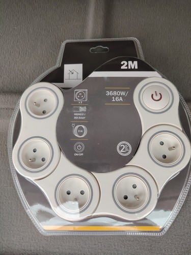 Multiprise articulée amovible