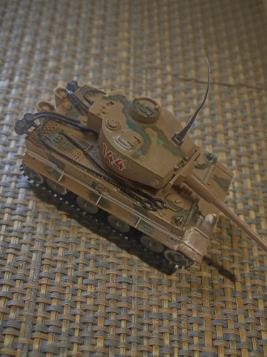 Figurine char militaire ancien