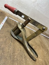 bouchonneuse Sanbri outil