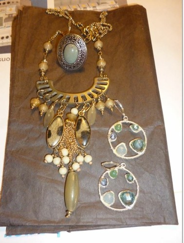 Lot bijoux fantaisies - lot, collier