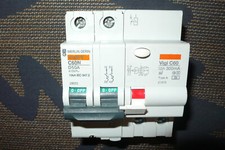 DISJONCTEUR DIFFERENTIEL 50A