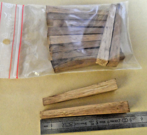 Lot chevilles bois de - 12,