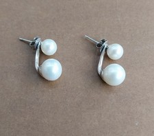 BOUCLES D'OREILLES CLOUS