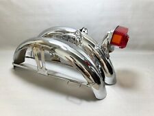 Feu arrière chromé garde