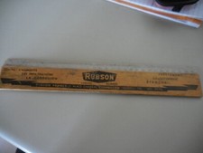 Ancienne règle en bois