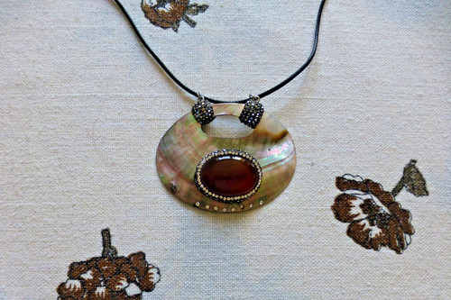 Superbe pendentif nacre - superbe,