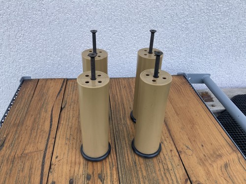 Lot quatre pieds - pieds, de