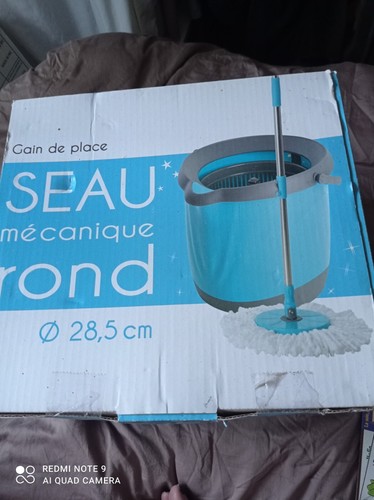 Sceau mécanique son - sceau, balai