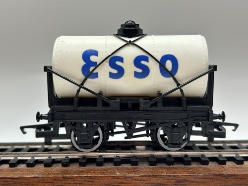 Hornby esso petroleum tank - hornby,