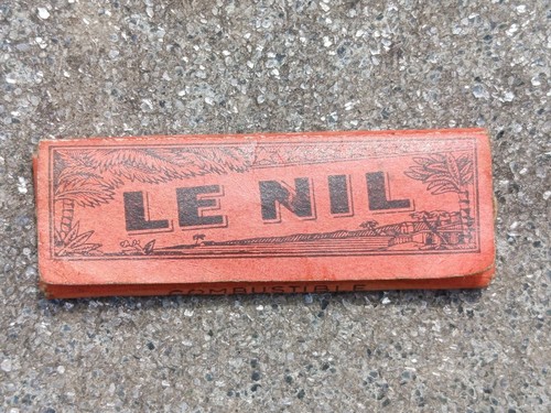 Ancien papier cigarettes - à,