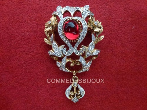Broche néo classique - "néo,