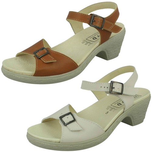 Sandales talons - À,