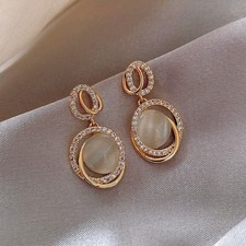 Élégantes boucles d'oreilles