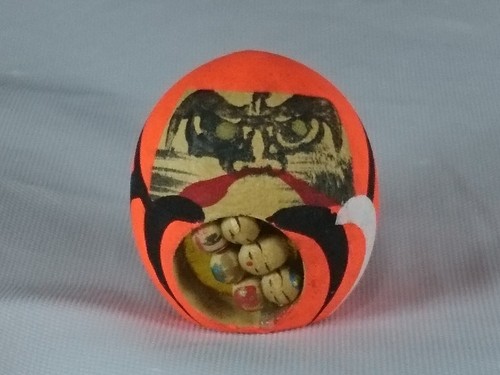 Mini poupées kokeshi à - 3,