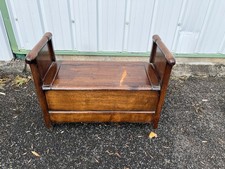 Coffre banc en bois ancien