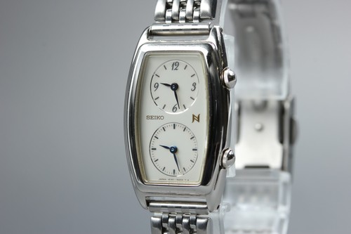 Presque comme neuve montre - neuve],
