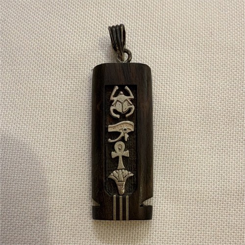 Cartouche pendentif bois