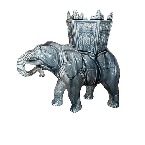 éléphant avec nacelle - nacelle, en