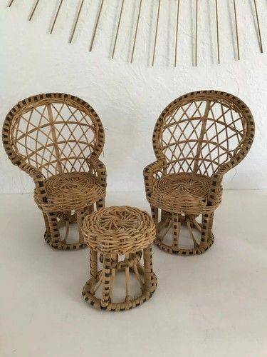 Mobilier de poupée - ⚜️,