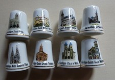 8 dé à coudre en porcelaine