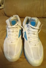 Women's size 9 reebok easy