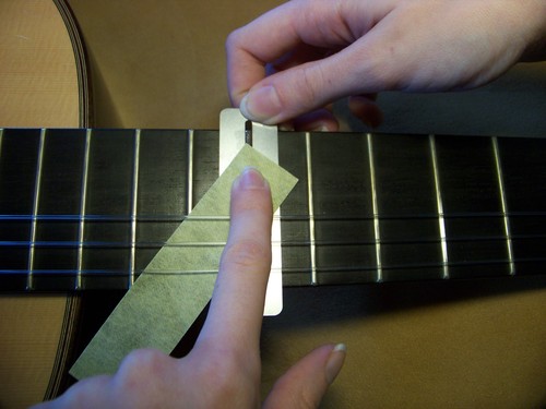 Guitare basse frette - frette, polissage