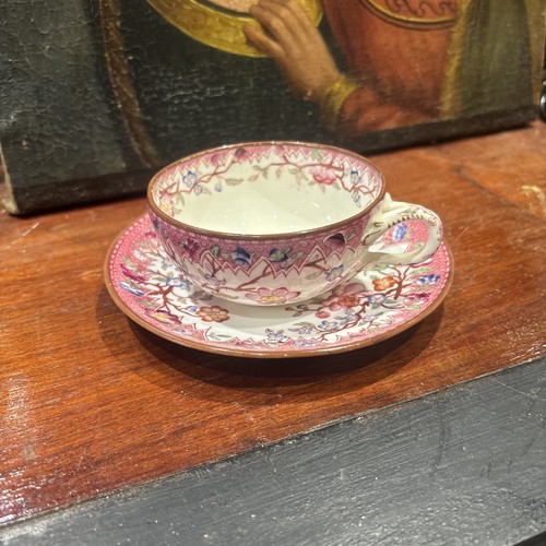 Ancienne tasse thé - À,