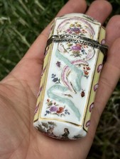 Manufacture Royale De Berlin & Étui En Porcelaine & 18 Eme Siècle / Insectes