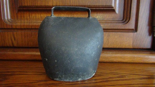 Cloche vache mouton - à,