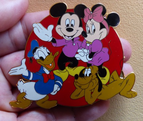 Grand pin disney - pin's, mickey