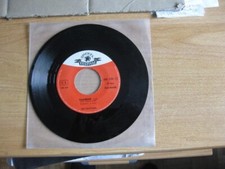 45T JUKE-BOX LES VAUTOURS