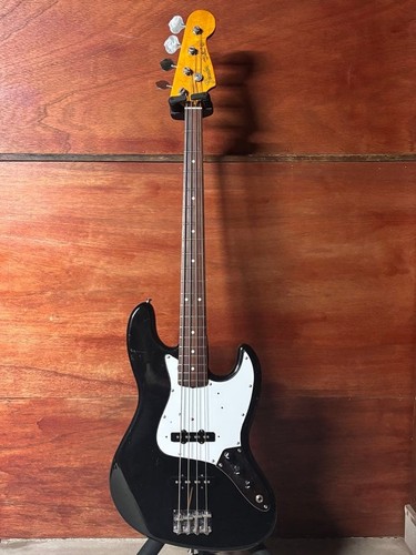 Guitare basse électrique