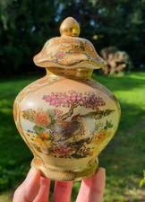 Urne décorative dans le style