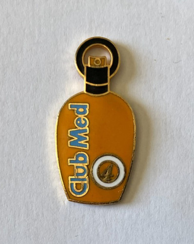 Pin club med creme - -, pin's